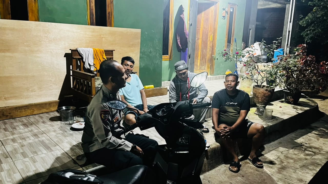 Berikan Rasa Aman Masyarakat, Polsek Plered Gelar Patroli Malam