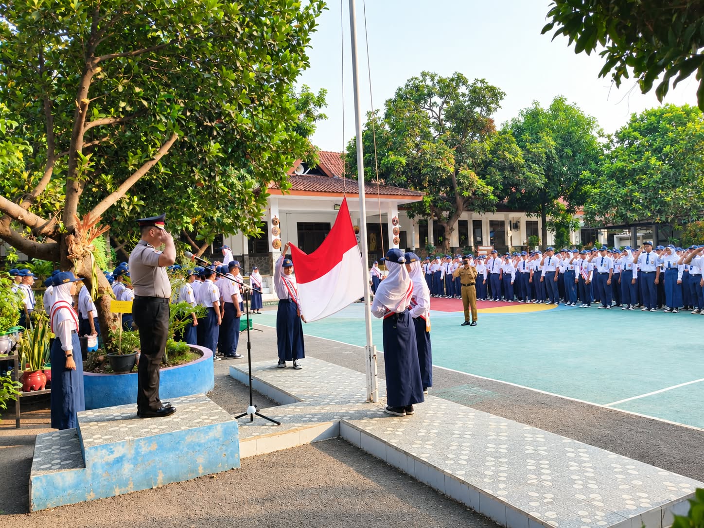 Polsek Bungursari Tanamkan Disiplin dan Cegah Bullying, Polisi Jadi Pembina Upacara di SMPN 1 Bungursari