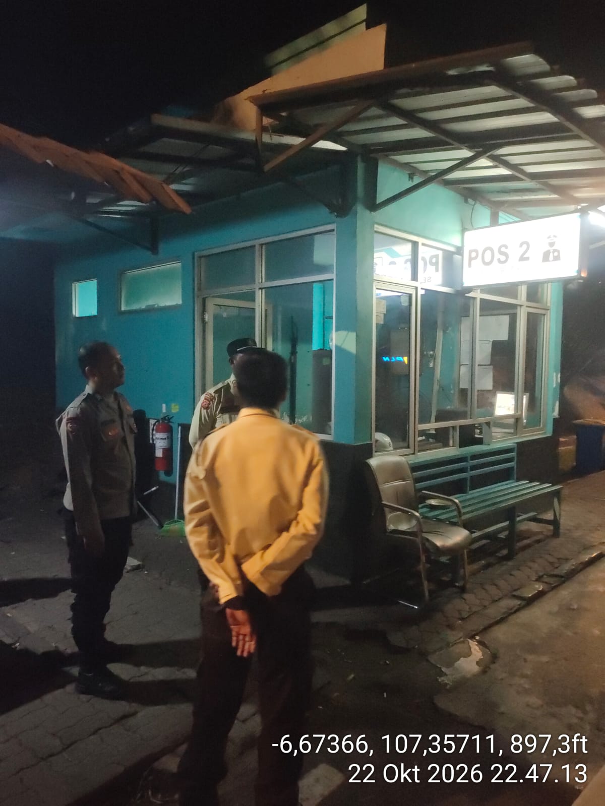 Saat Patroli KRYD, Polsek Plered Ajak Satpam Untuk Jaga Keamanan Wilayah Bersama