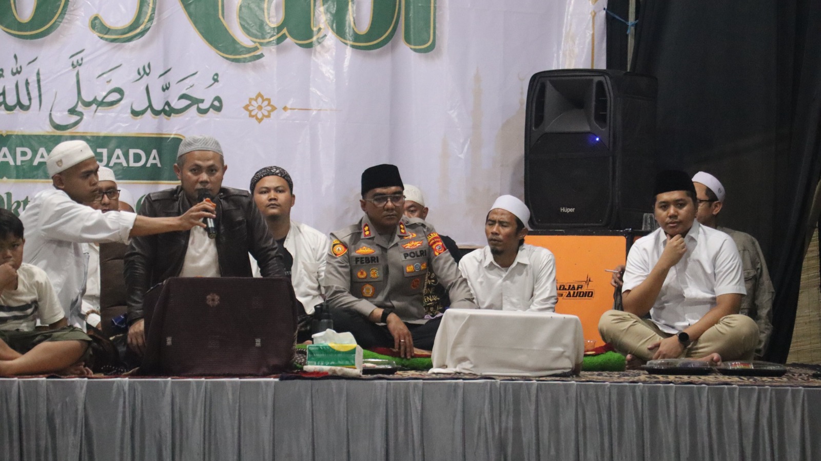 Maulid Nabi di Maniis, Kapolres Purwakarta Bersama Masyarakat Teladani Akhlak Rasulullah