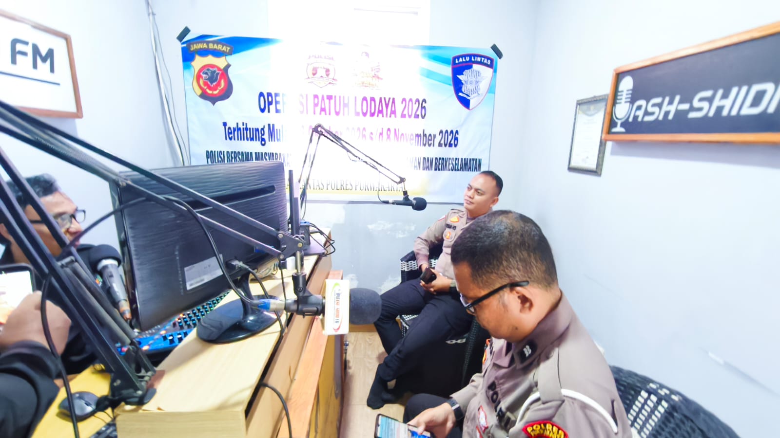 Sosialisasi Operasi Patuh Lodaya 2026, Satlantas Polres Purwakarta Edukasi Masyarakat Lewat Radio