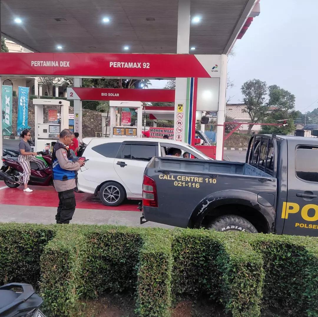 Polsek Darangdan Gelar KRYD, Antisipasi C3 dan Pantau Keamanan SPBU Lebakwangi