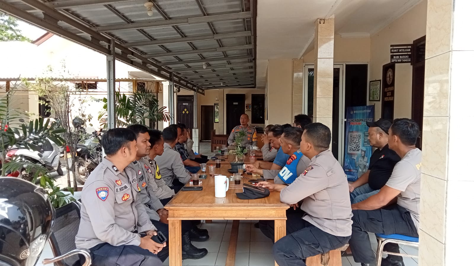 Evaluasi Kinerja Anggota, Kapolsek Cibatu Tekankan Kesiapsiagaan dan Pelayanan Publik